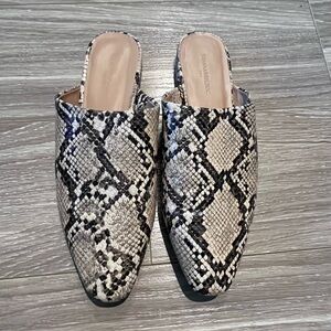 Banana Republic Black and Tan Snake Print Mules